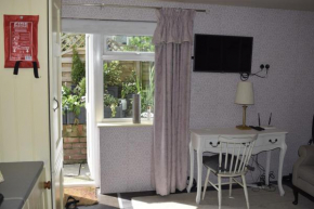Cosy self-contained studio flat in Bristol